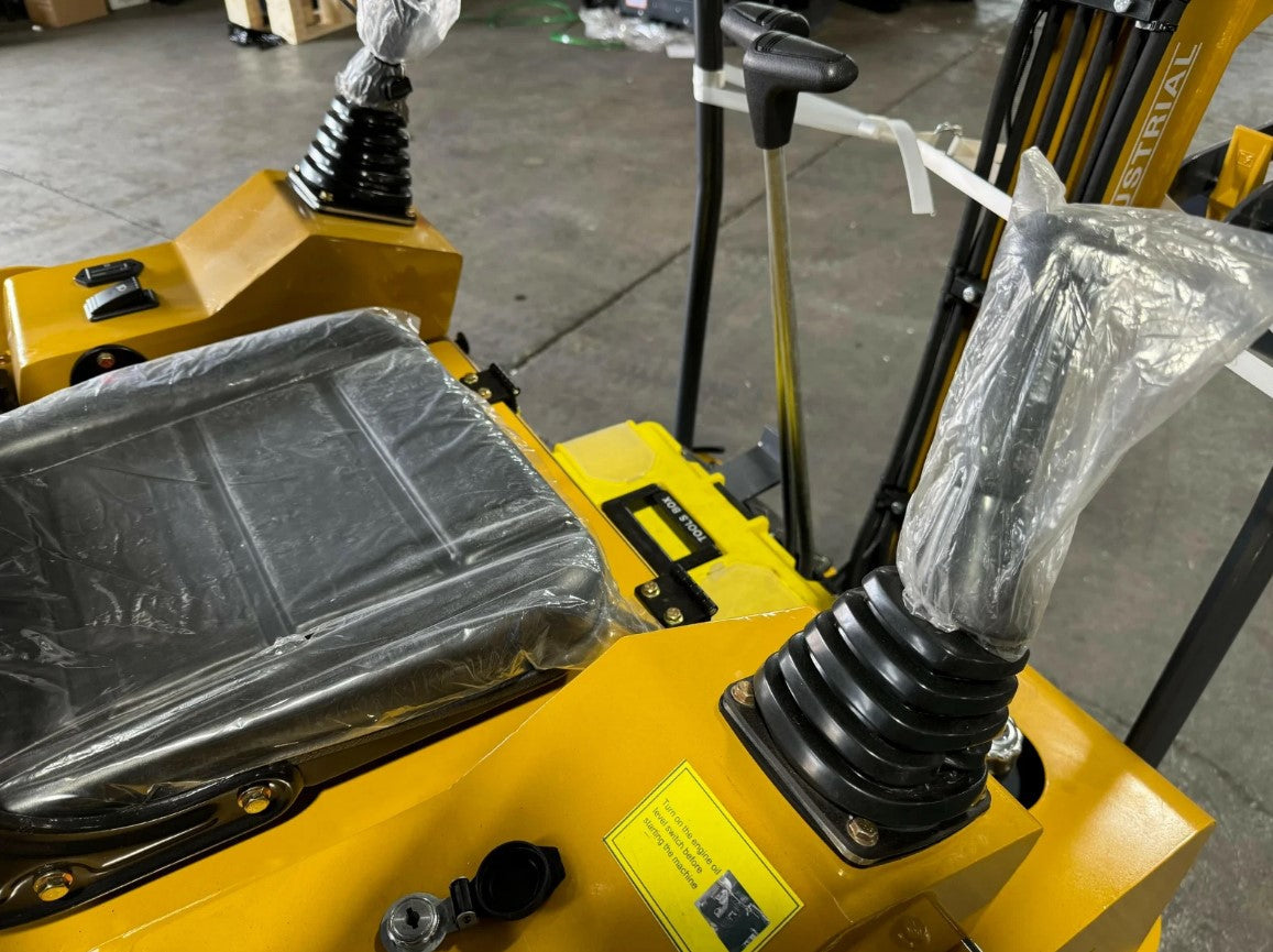 AGT H15 1.5-Ton Mini Excavator – 13.5 HP RATO, Pilot Controls